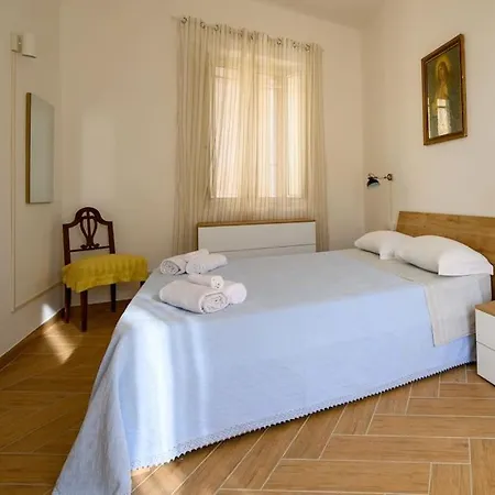 Casa Francesco Il Castello Apartment *